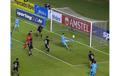 ¡PARA QUÉ TE TRAJE!: LA BOTADA DE GOL DEL AÑO