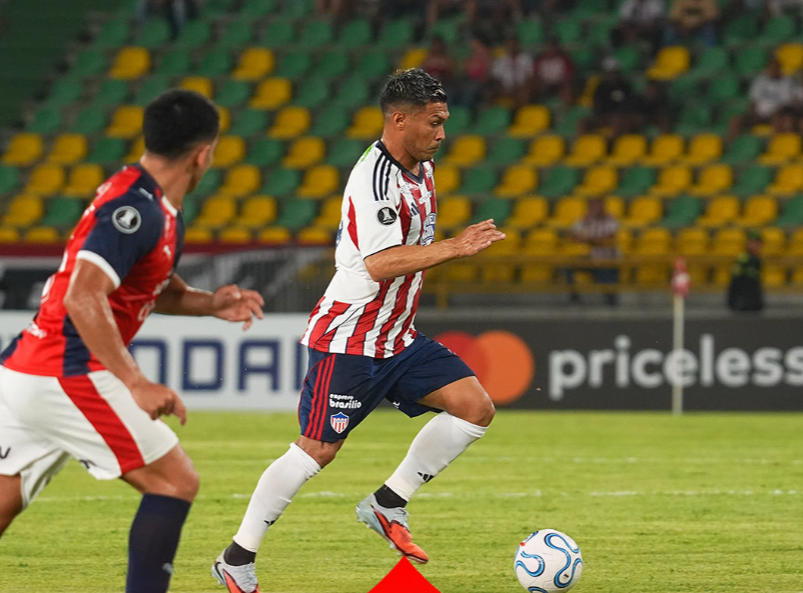Junior :»no te vistas que no vas» ni a Sudamericana