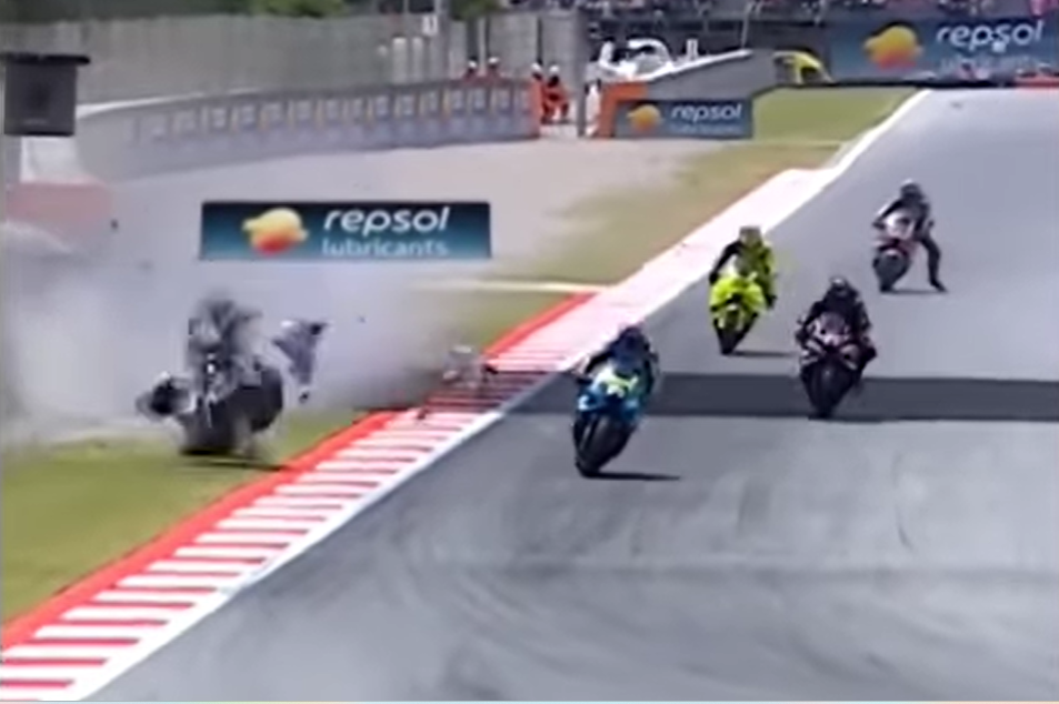 HORROR EN MONTMELÓ: ÁLEX MÁRQUEZ SE VA AL HOSPITAL Y EL MOTOCICLISMO TIEMBLA