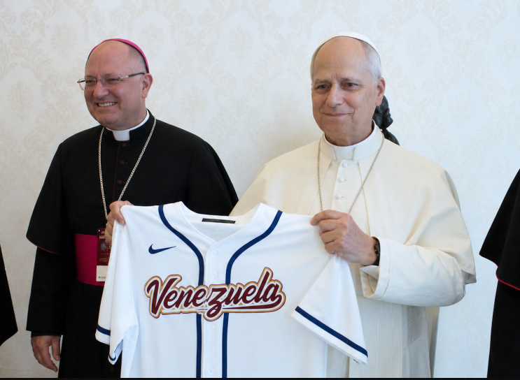 EL PAPA Y LA CAMISETA DE VENEZUELA