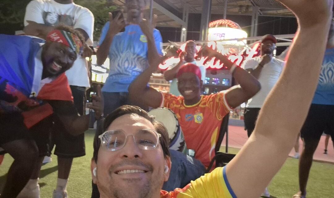 Efutbol diluye fronteras, un partido al lado del rival