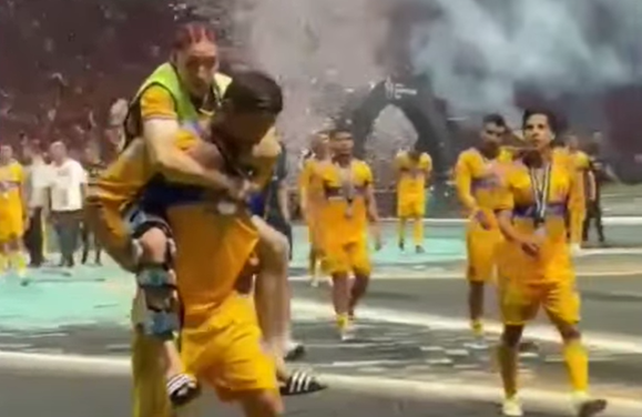 Gignac cargó a Marcelo Flores tras la Final de Concachampions