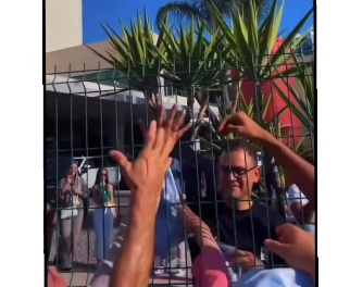Irán conquistó corazones en Tijuana regalando camisetas a sus aficionados