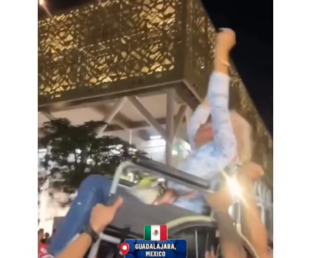 Una abuela se roba el show en la fiesta de México tras una fase de grupos perfecta
