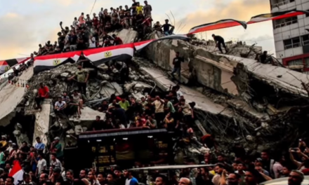 El fútbol como esperanza: Gaza se reunió entre los escombros para alentar a Egipto