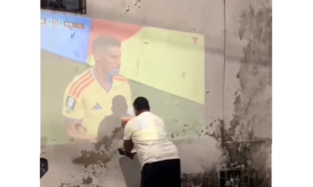Una mano de pintura por la Selección: el ingenio de unos hinchas colombianos se hizo viral