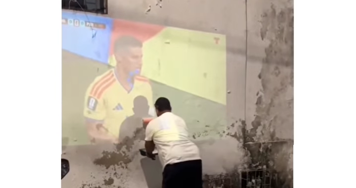Una mano de pintura por la Selección: el ingenio de unos hinchas colombianos se hizo viral