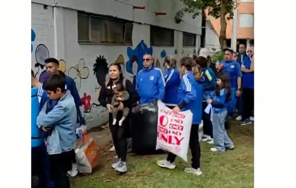 Hinchas de Millos hacen largas filas para donar 