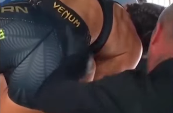 ¿Se pasó de la raya? El gesto del árbitro con Mackenzie Dern que encendió la polémica