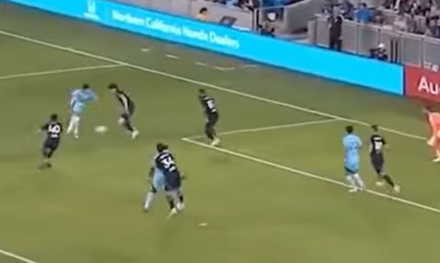¡Una rabona de otro planeta! Joaquín Pereyra marcó uno de los goles del año en la MLS