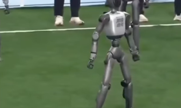 El “Siuuu” del futuro: un robot chino celebró como Cristiano Ronaldo
