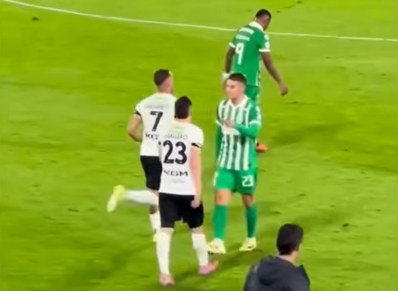 James Rodríguez perdió la calma sobre el final del partido