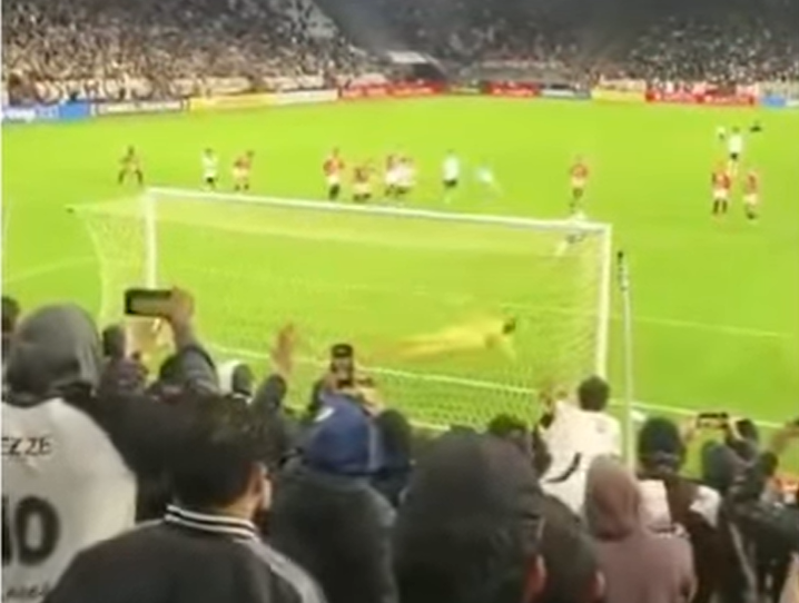 Memphis Depay pasó de héroe a señalado en cuestión de segundos