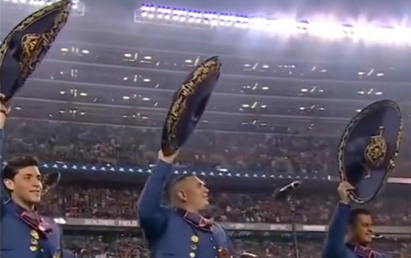 “Así suena la herencia”: un mariachi mexicano entonó el himno de Estados Unidos