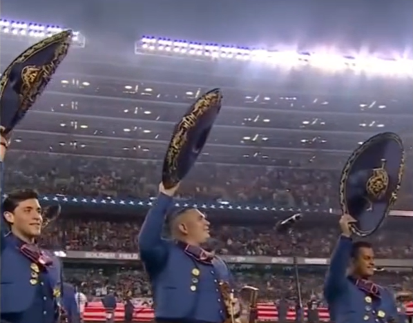 “Así suena la herencia”: un mariachi mexicano entonó el himno de Estados Unidos