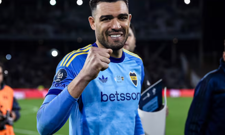 Álvaro Montero se vistió de héroe y metió a Boca en cuartos