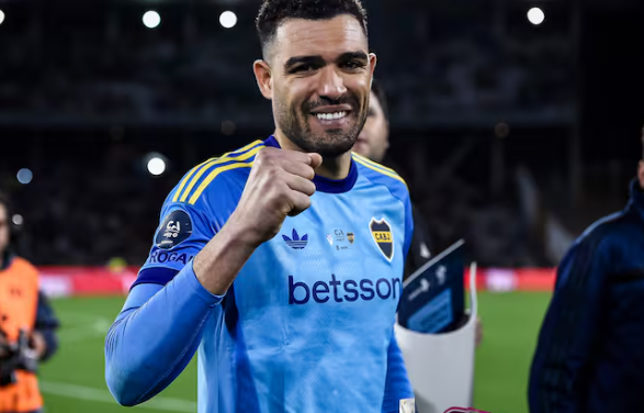 Álvaro Montero se vistió de héroe y metió a Boca en cuartos