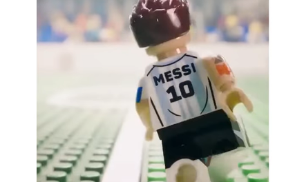 Messi ahora patea con la derecha