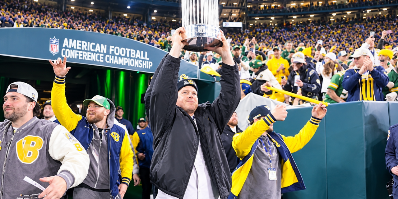 ¡LOS CAMPEONES DE MILWAUKEE LLEVARON LA FIESTA HASTA LAMBEAU FIELD!