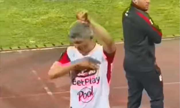 DANIEL TORRES TERMINÓ ENSANGRENTADO TRAS SER AGREDIDO DESDE LA TRIBUNA