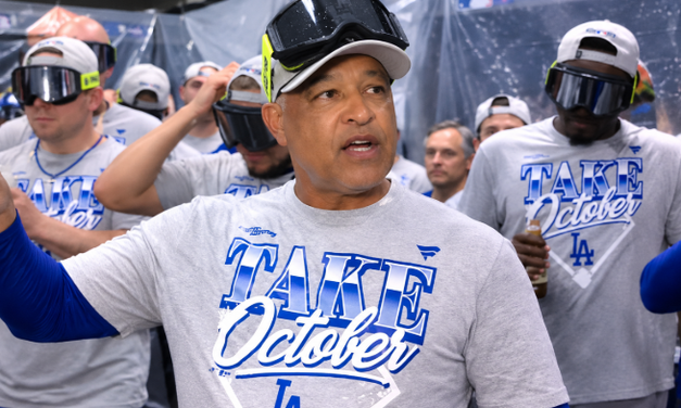 “NO HAY EQUIPO MÁS TALENTOSO QUE LOS DODGERS”: DAVE ROBERTS ENCENDIÓ EL VESTUARIO