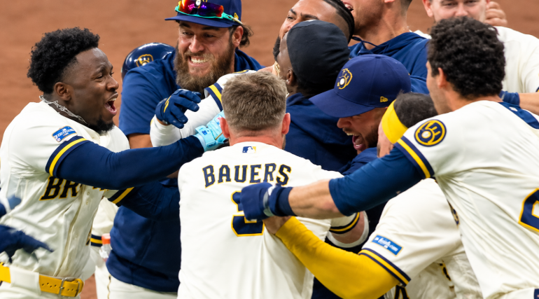 CERVECEROS ELIMINAN A PADRES Y AVANZAN A LA SERIE DE CAMPEONATO VS DODGERS