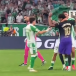 YAMAL RECIBIÓ UN CABEZAZO EN PLENA BRONCA CONTRA EL BETIS