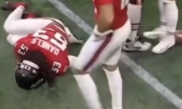 Defensa de los Falcons se une al equipo luego de terrible lesión de cuello
