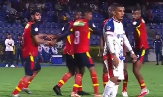 ¡EL DEPORTIVO PASTO CONVIRTIÓ UN CÓRNER EN UNA RONDA INFANTIL!