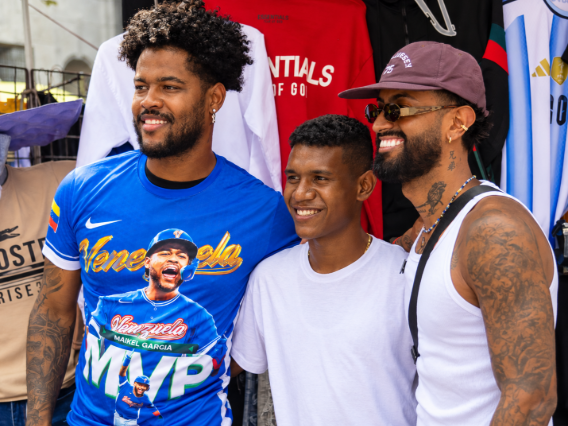 MAIKEL GARCÍA SE ENCONTRÓ CON SU PROPIA CAMISETA… Y EL FINAL FUE ESPECIAL!