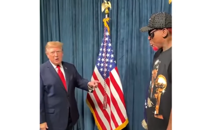 TRUMP Y RODMAN: UNA POSTAL QUE PARECE SACADA DE LOS 90