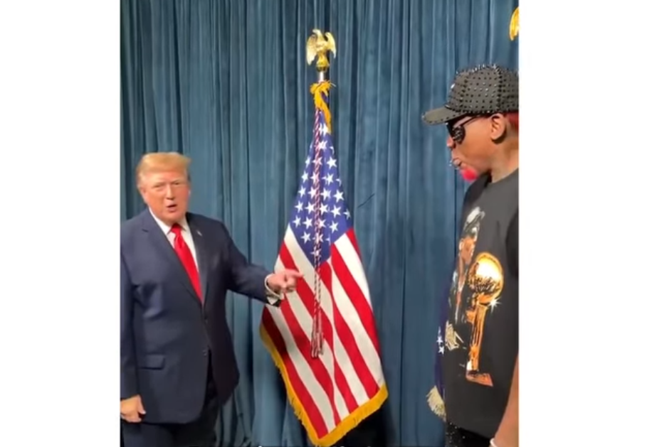 TRUMP Y RODMAN: UNA POSTAL QUE PARECE SACADA DE LOS 90