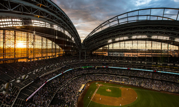 ¡UNA FORTUNA POR VER LA SERIE MUNDIAL! LAS ENTRADAS DEL JUEGO 1 EN MILWAUKEE SUPERAN LOS US$2.500