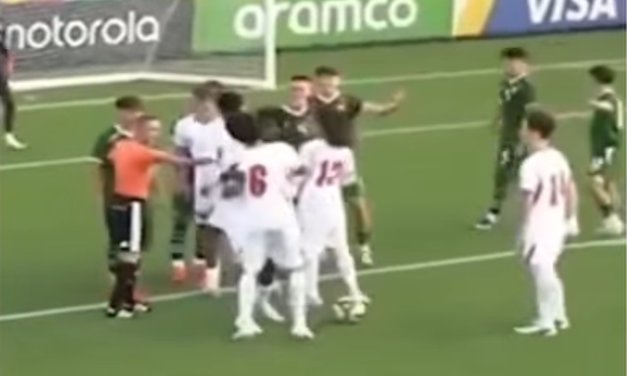 INGLATERRA SUB-15 ABANDONÓ EL CAMPO TRAS DENUNCIA DE RACISMO CONTRA UN JUGADOR