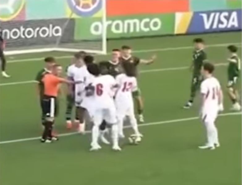 INGLATERRA SUB-15 ABANDONÓ EL CAMPO TRAS DENUNCIA DE RACISMO CONTRA UN JUGADOR