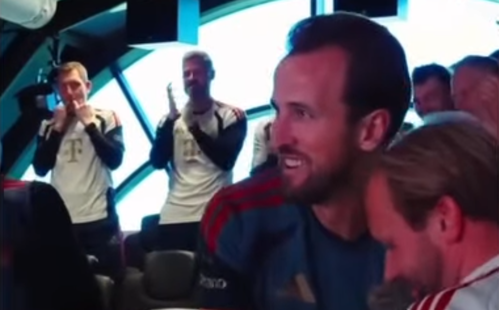 ¡OVACIÓN DE LEYENDA! HARRY KANE FUE RECIBIDO COMO UN REY EN EL BAYERN MÚNICH